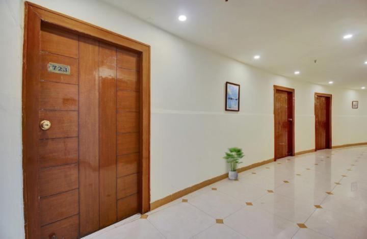 Metro International Hotel 2*